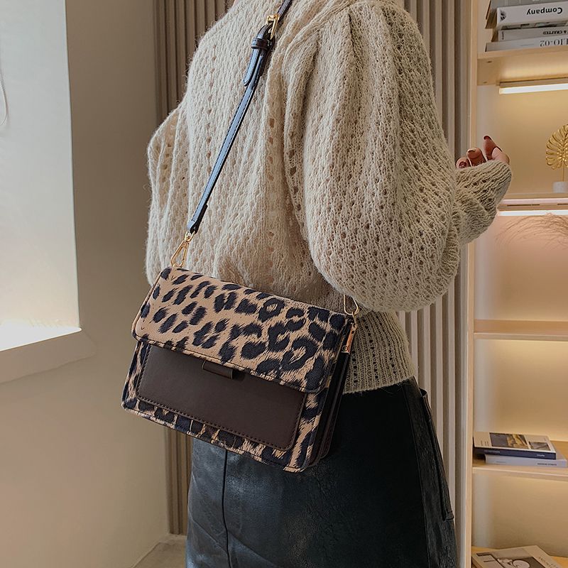Urrieta Dames Leren Flap Crossbody Handtas - Bruin