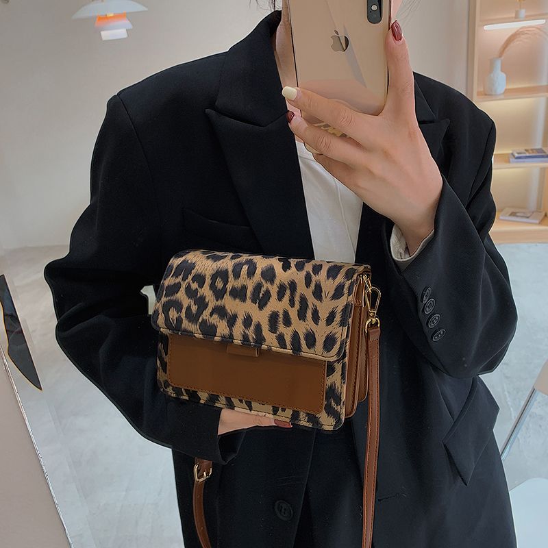 Urrieta Dames Leren Flap Crossbody Handtas - Bruin
